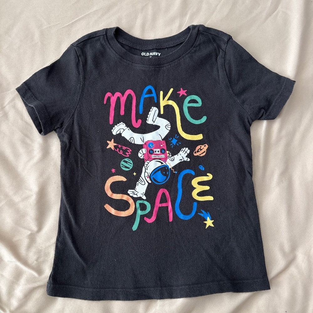 Old Navy Gray Astronaut Tee Size 5T